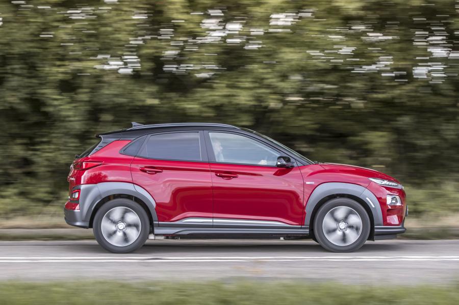  Hyundai Kona Electric (OS) 2018 года  (UK) (фото 26 из 40)